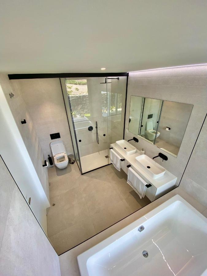 אדחה Rocavista - Villa With Heated Rooftop Pool And Amazing Ocean View מראה חיצוני תמונה